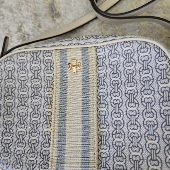 Tory Burch Gemini Crossbody - Picture 3 of 8